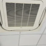 Cassette airco in systeemplafond voor kantoorruimte
